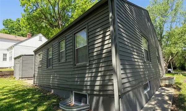 3203 NE 56 Th ST, Kansas City, MO 64119