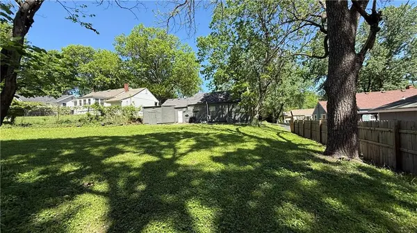 3203 NE 56 Th ST, Kansas City, MO 64119