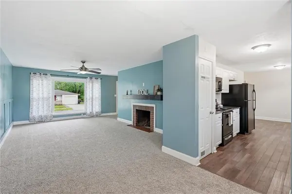 2902 W 7th ST, Lawrence, KS 66049