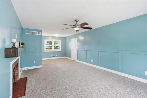 2902 W 7th ST, Lawrence, KS 66049
