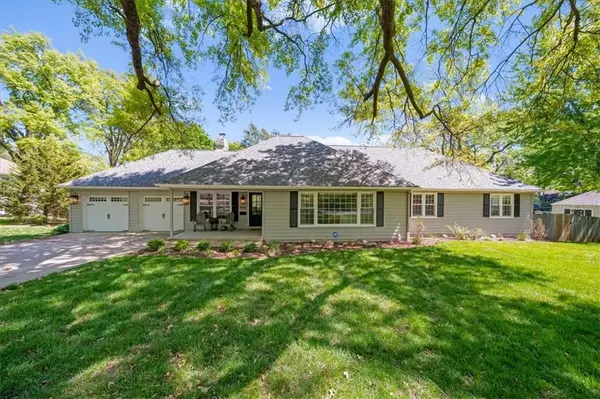 8601 Travis ST, Overland Park, KS 66212