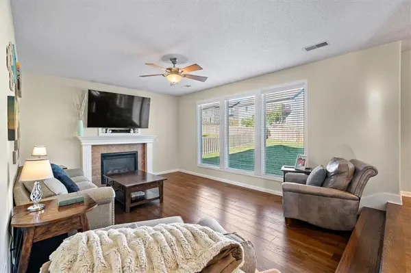 8234 NE 97th TER, Kansas City, MO 64157
