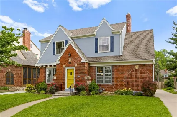 636 E 74th ST, Kansas City, MO 64131