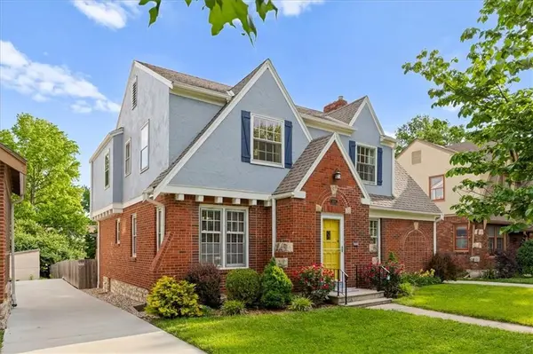 636 E 74th ST, Kansas City, MO 64131