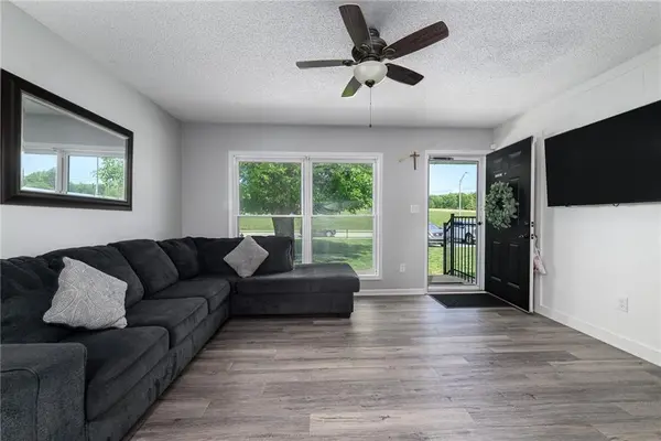 2800 Hutton RD, Kansas City, KS 66109