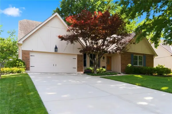 11705 W 109 CIR, Overland Park, KS 66210