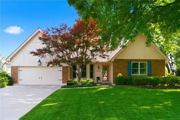 11705 W 109 CIR, Overland Park, KS 66210