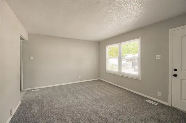 15324 Fuller AVE, Grandview, MO 64030