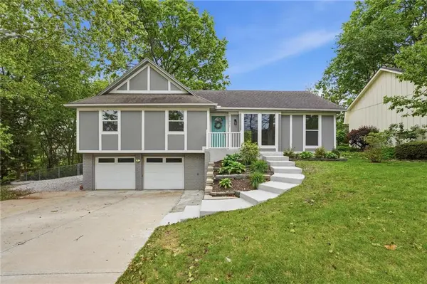 11921 W 99th ST, Lenexa, KS 66215