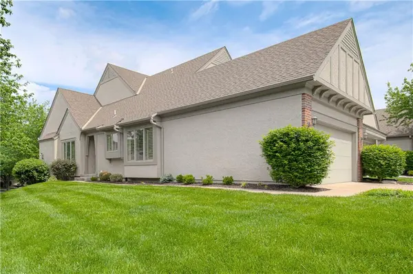 7226 W 144th TER, Overland Park, KS 66223