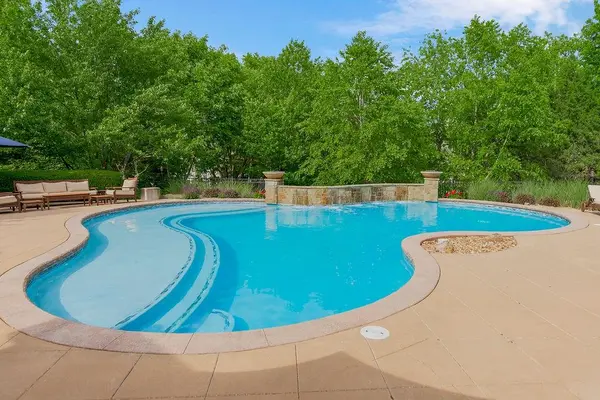 4600 W 146th ST, Overland Park, KS 66224