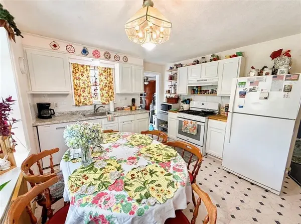 11004 E 78th ST, Raytown, MO 64138