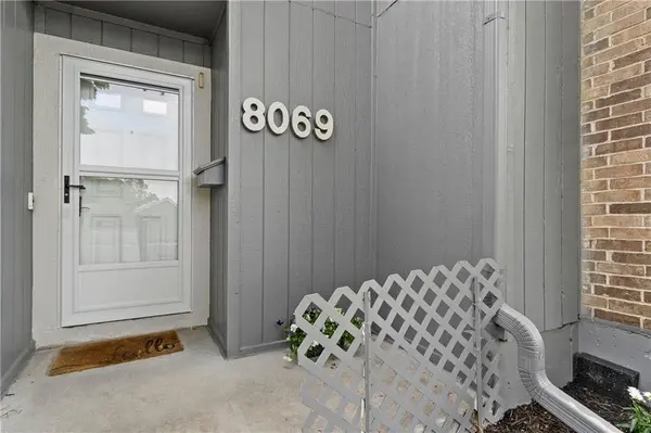 8069 Monrovia ST, Lenexa, KS 66215