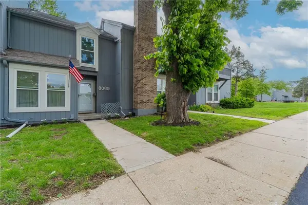8069 Monrovia ST, Lenexa, KS 66215