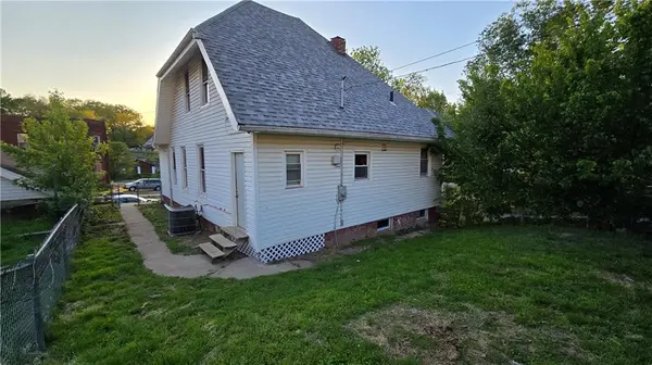 1111 N 18th ST, St Joseph, MO 64501