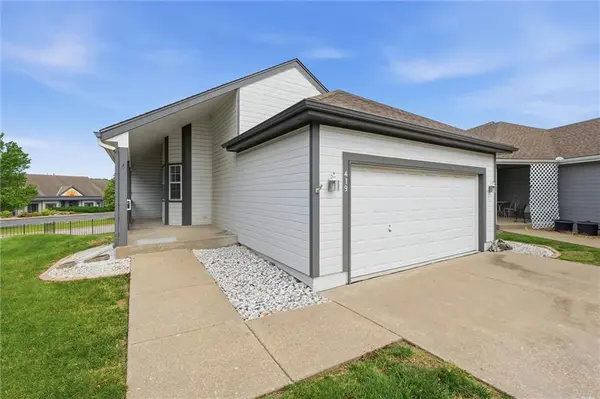 419 NW Wimbleton CT, Blue Springs, MO 64014