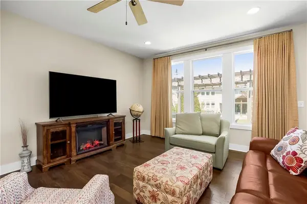 23602 W 92nd ST, Lenexa, KS 66227