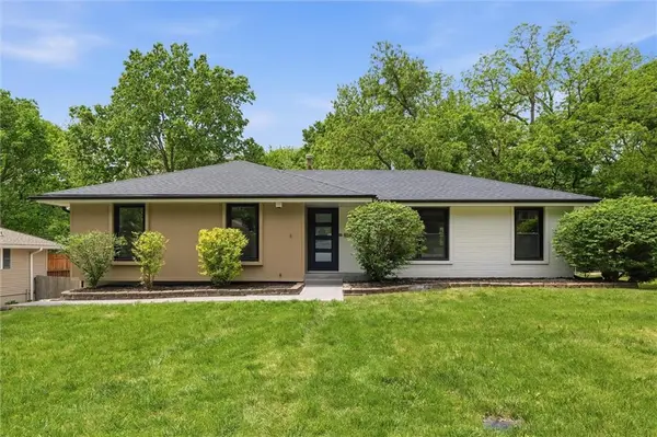 6832 NW Pleasant View DR,  Parkville,  MO 64152