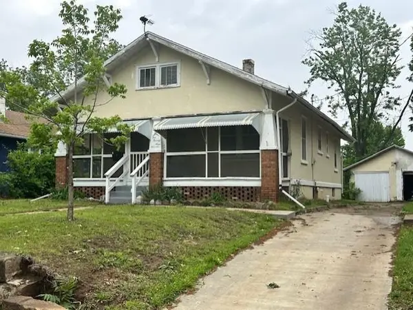 229 S Oak ST, Nevada, MO 64772
