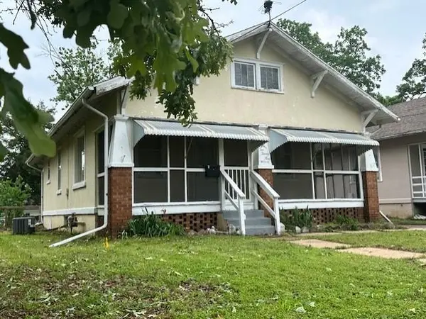 229 S Oak ST, Nevada, MO 64772