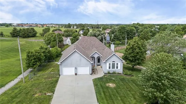 17603 157th ST,  Basehor,  KS 66007