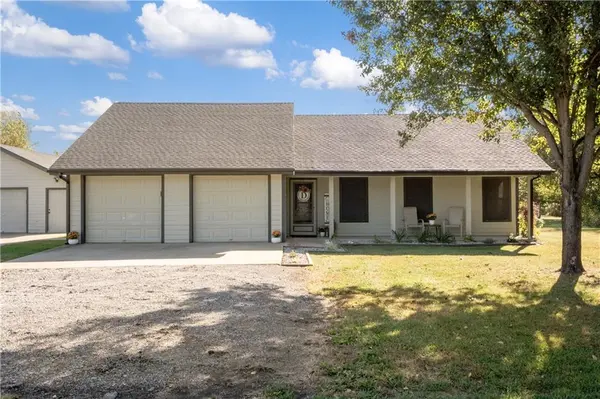 15016 246th ST, Lawrence, KS 66044
