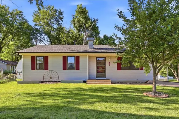 128 SW 18TH ST, Oak Grove, MO 64075