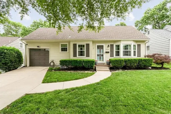 5319 Juniper ST, Roeland Park, KS 66205