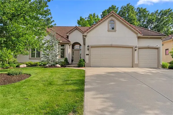 10507 W 145th TER, Overland Park, KS 66221