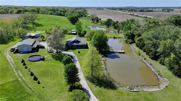 40101 E 24 HWY, Napoleon, MO 64074