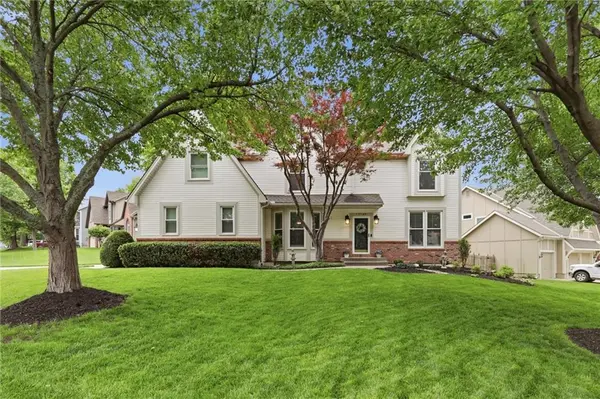 13748 S Blackfoot DR, Olathe, KS 66062