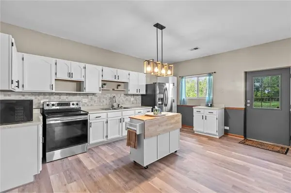 17237 W HWY, Bogard, MO 64622