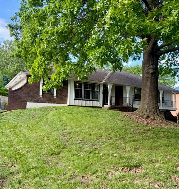 3504 NE 60th ST, Gladstone, MO 64119