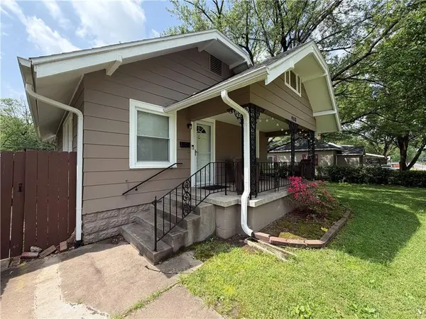908 E 10th ST, Pittsburg, KS 66762