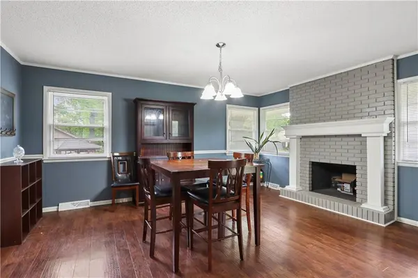 6155 NE Circle View DR, Kansas City, MO 64118