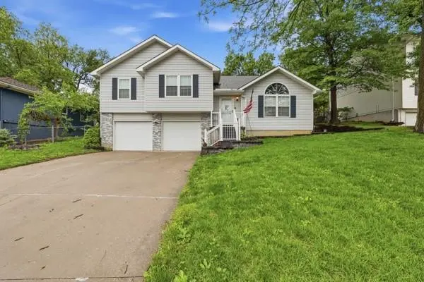 307 SW 13th ST,  Oak Grove,  MO 64075