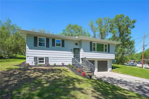130 Kevin ST,  Excelsior Springs,  MO 64024