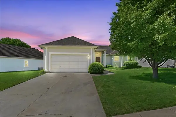 3008 SW 9TH TER, Lee's Summit, MO 64081