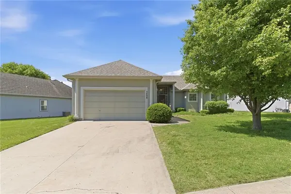 3008 SW 9TH TER, Lee's Summit, MO 64081