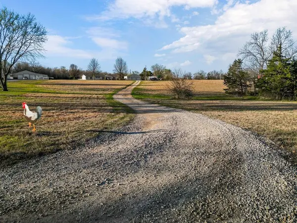 32809 NE Norton RD, Garnett, KS 66032