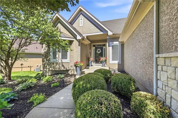 9926 FOUNTAIN CIR, Lenexa, KS 66220
