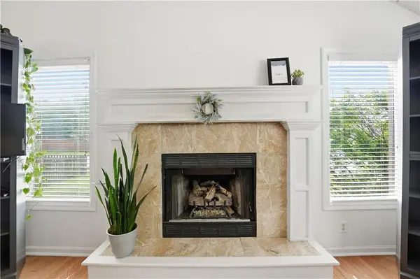 7305 N Richmond AVE, Kansas City, MO 64158