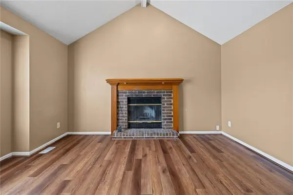 920 NE 108th ST, Kansas City, MO 64155