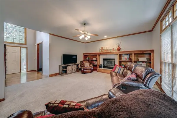 13842 W 110th ST, Lenexa, KS 66215