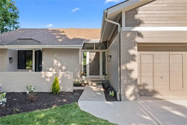15801 Dearborn ST, Overland Park, KS 66223