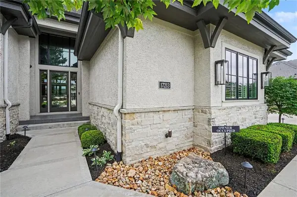 17213 Goddard ST, Overland Park, KS 66221