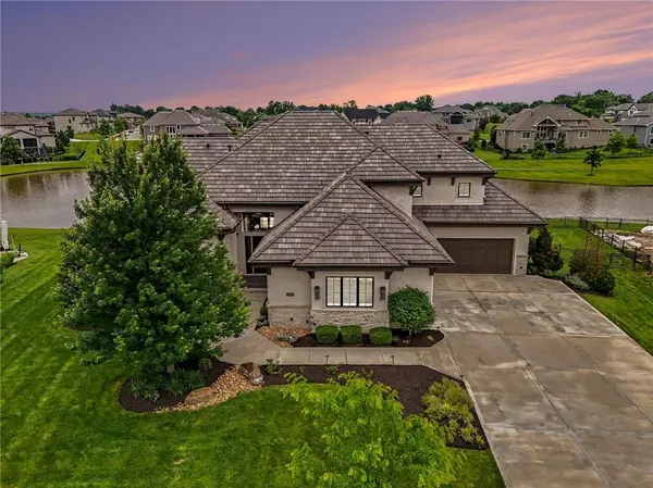 17213 Goddard ST, Overland Park, KS 66221