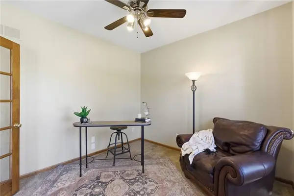 504 SE Asheville DR, Lee's Summit, MO 64063