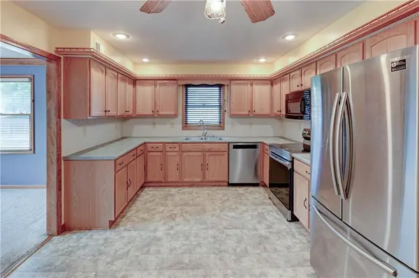 3711 NE Ellison DR, Lee's Summit, MO 64064