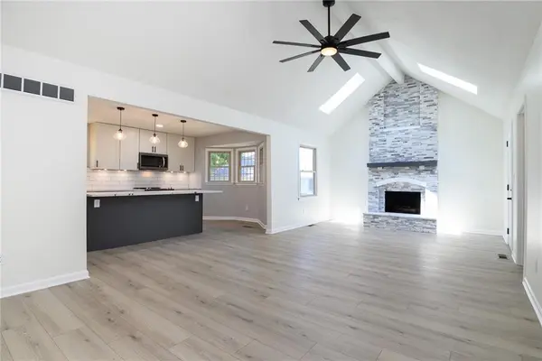 10595 Bradshaw ST, Lenexa, KS 66215